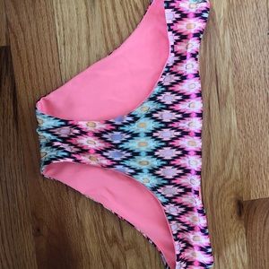 VS Patterned Bikini Bottom. Size S.